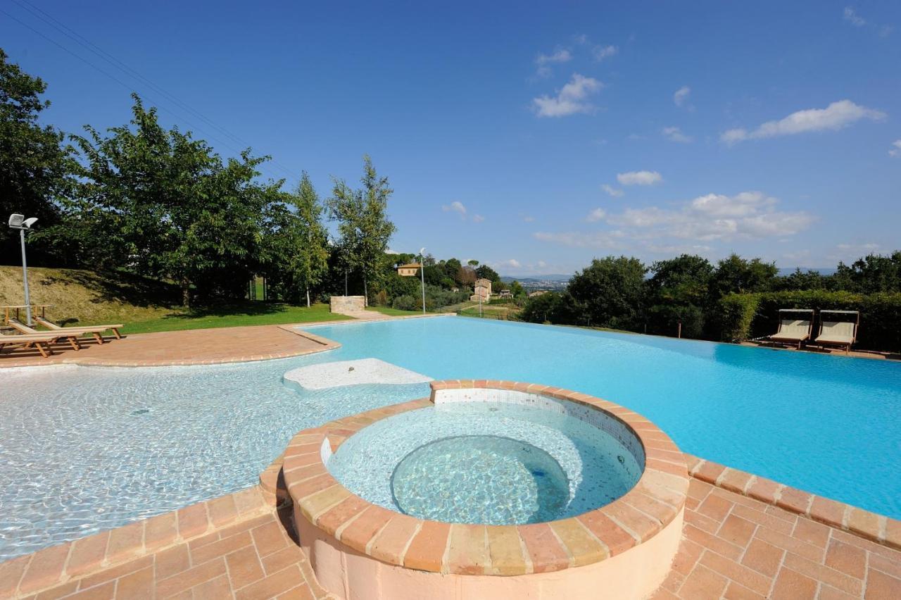 Agriturismo Il Vecchio Mandorlo เปรูจา ภายนอก รูปภาพ